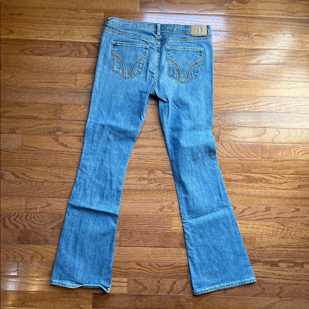 Lot of Hollister Jeans - Picture 7 of 11